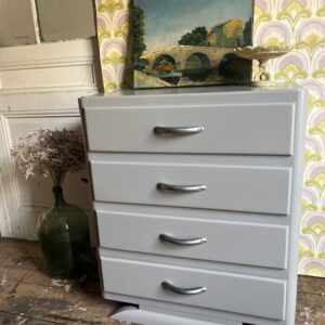 Alternative view of La re-pimpée