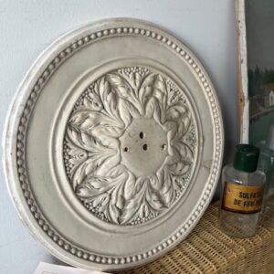 Alternative view of Le médaillon