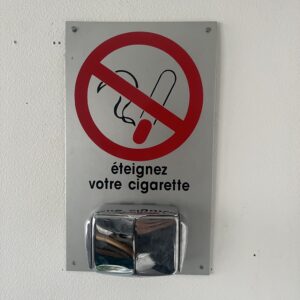 Alternative view of No clopes