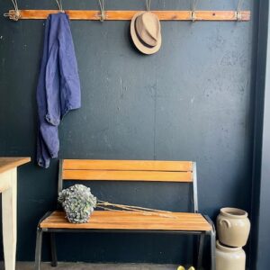 Alternative view of Miss patère