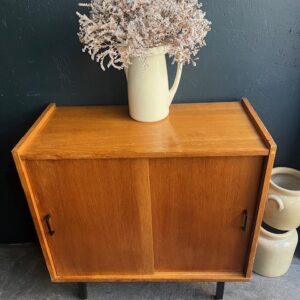 Alternative view of La discrète