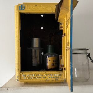 Alternative view of Comme à la poste