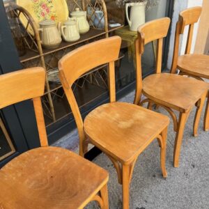 Alternative view of Les célèbres