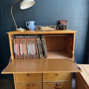 Alternative view of Mme Cartonnier