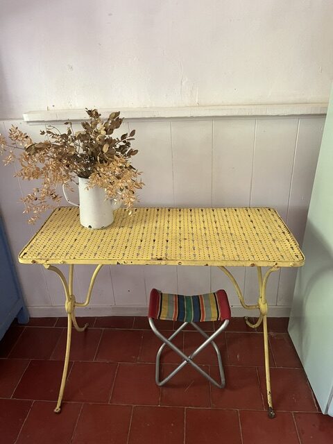La yellow – Image 5
