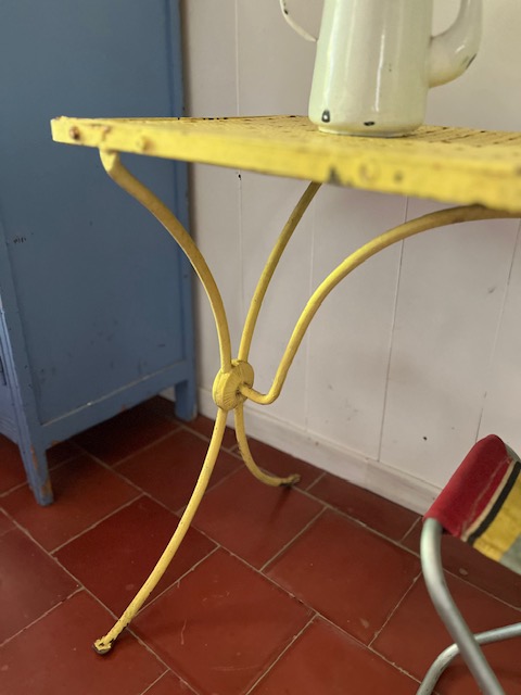 La yellow – Image 8