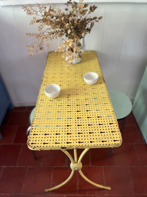 La yellow – Image 11