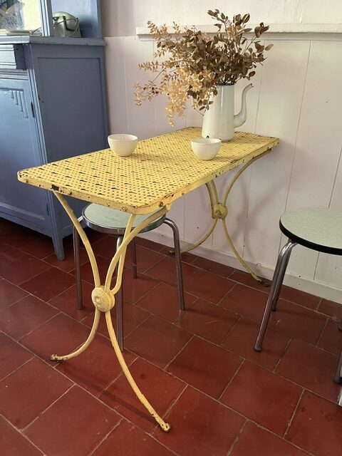La yellow – Image 12